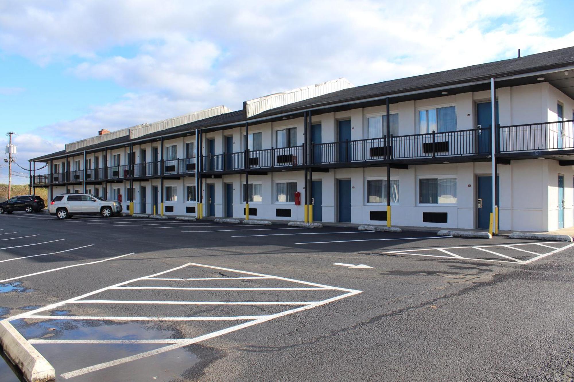 Days Inn By Wyndham Wrightstown Mcguire Afb Bordentown Eksteriør billede