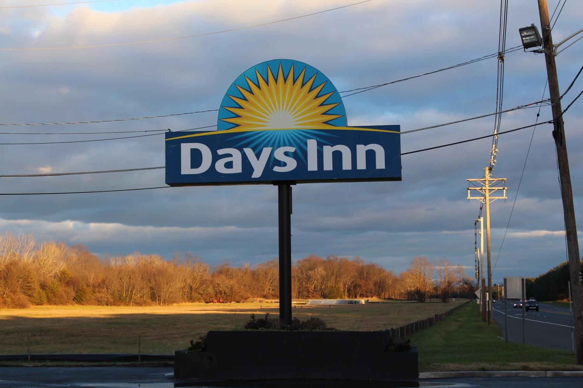 Days Inn By Wyndham Wrightstown Mcguire Afb Bordentown Eksteriør billede