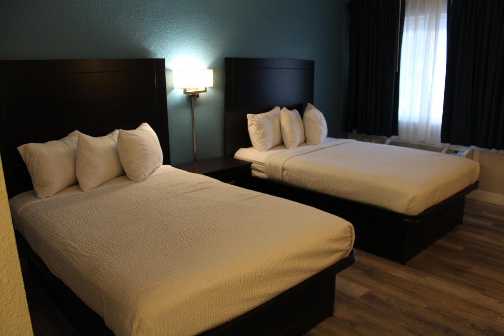Days Inn By Wyndham Wrightstown Mcguire Afb Bordentown Eksteriør billede