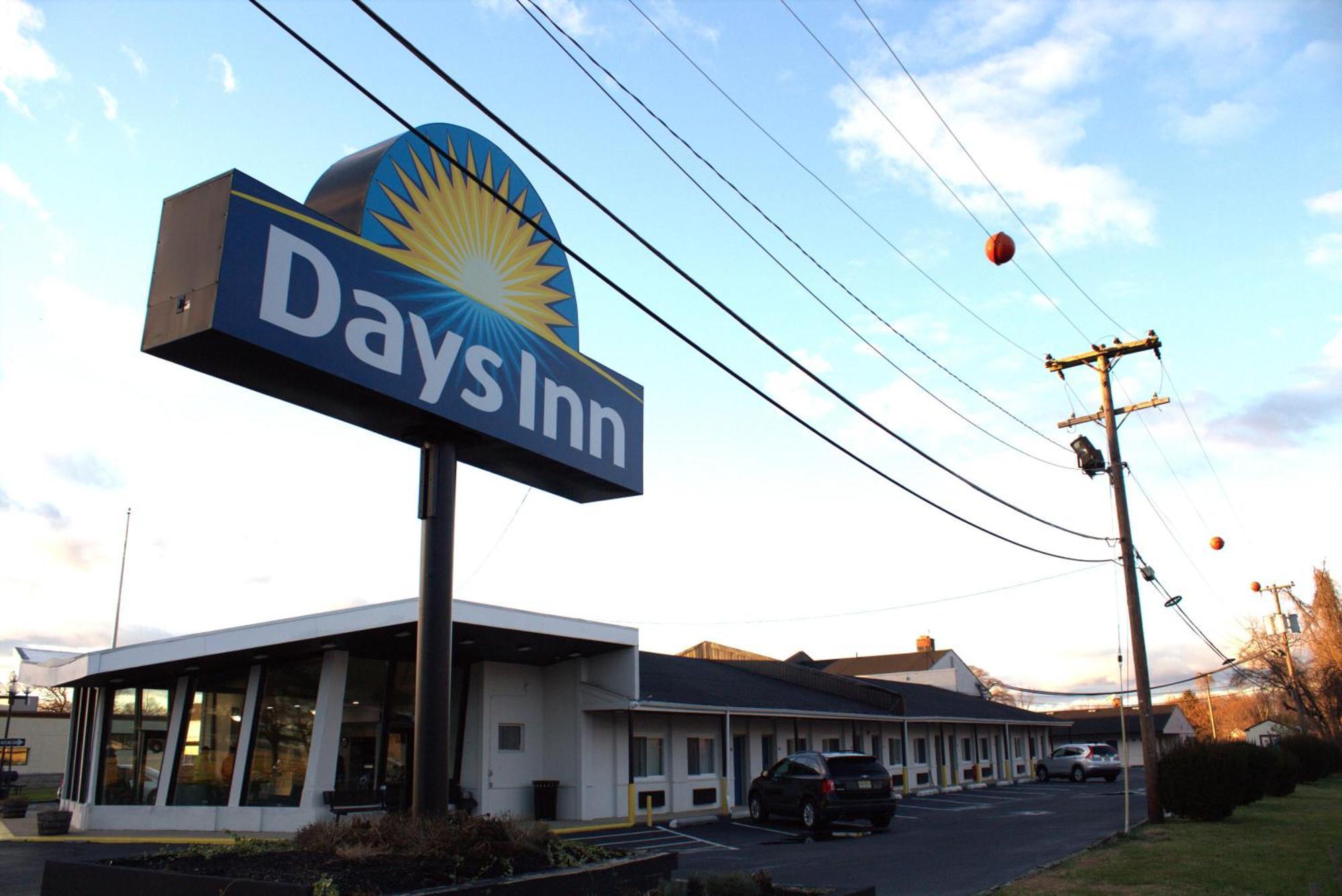 Days Inn By Wyndham Wrightstown Mcguire Afb Bordentown Eksteriør billede