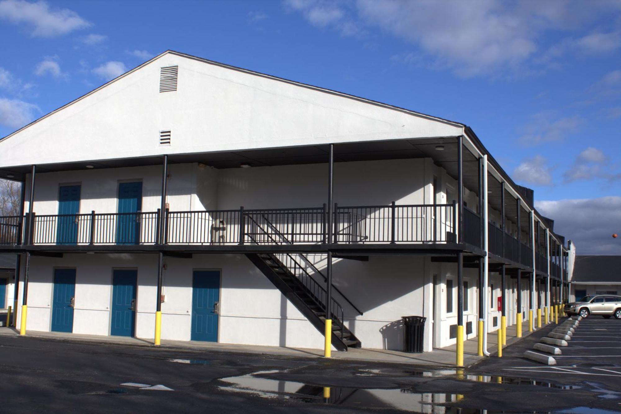 Days Inn By Wyndham Wrightstown Mcguire Afb Bordentown Eksteriør billede