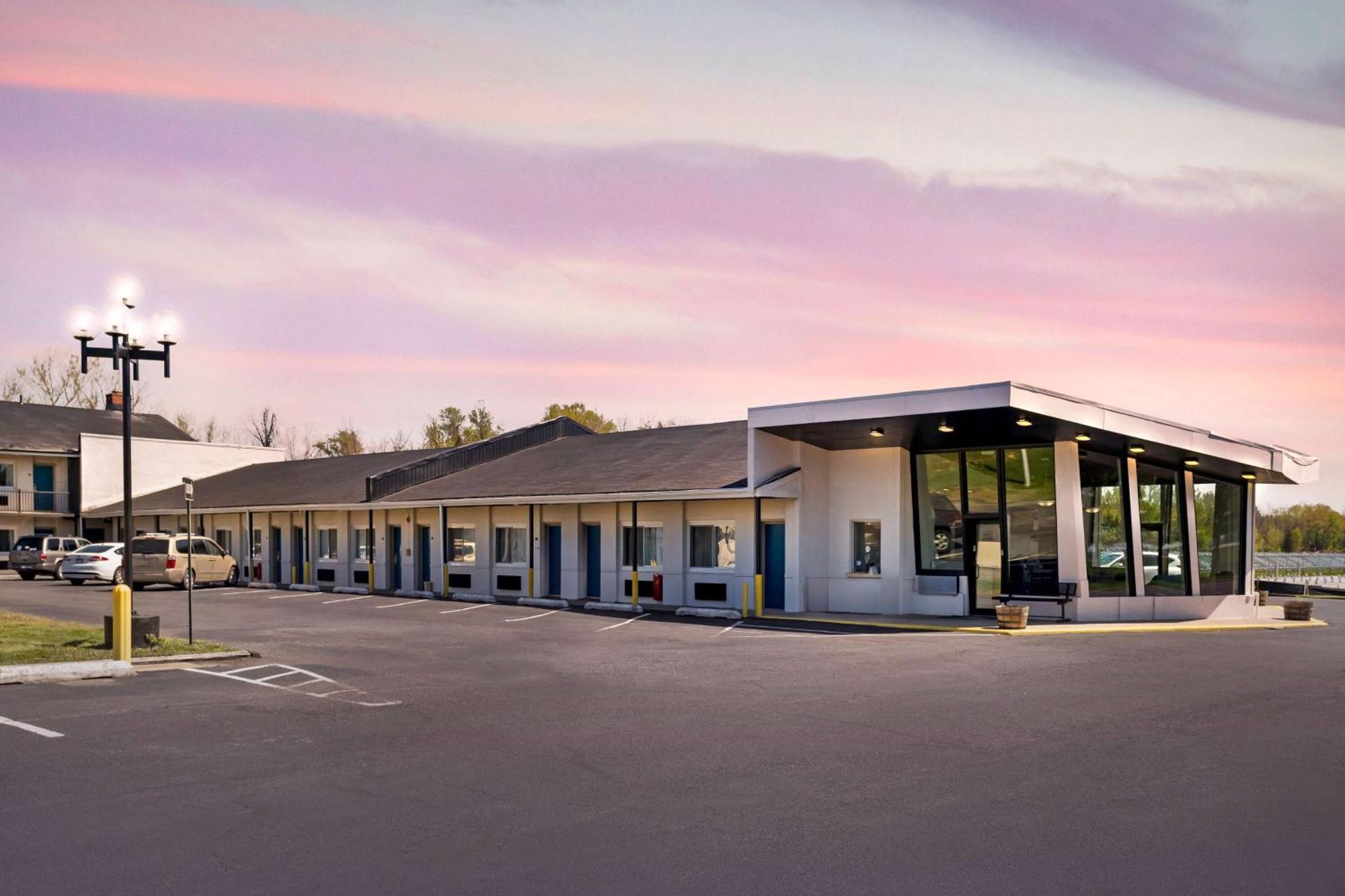 Days Inn By Wyndham Wrightstown Mcguire Afb Bordentown Eksteriør billede