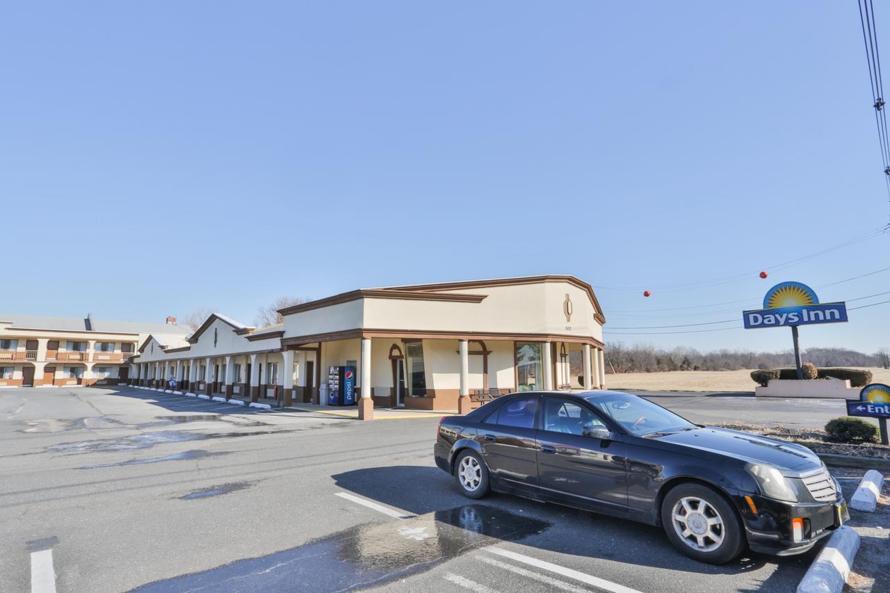 Days Inn By Wyndham Wrightstown Mcguire Afb Bordentown Eksteriør billede
